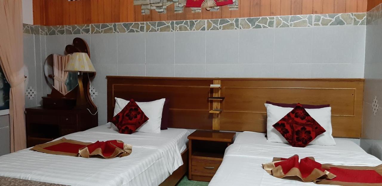 Chi Khu Co Ong Homstay Thanh Son מראה חיצוני תמונה
